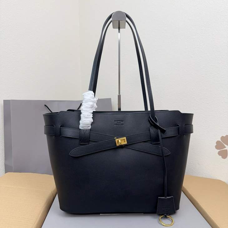 Picture of Balenciaga Handbags _SKUfw216210582fw